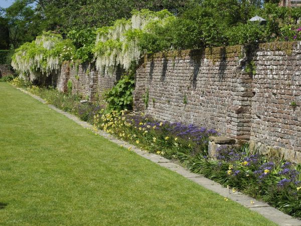Rock Wall Installation in Hampton
